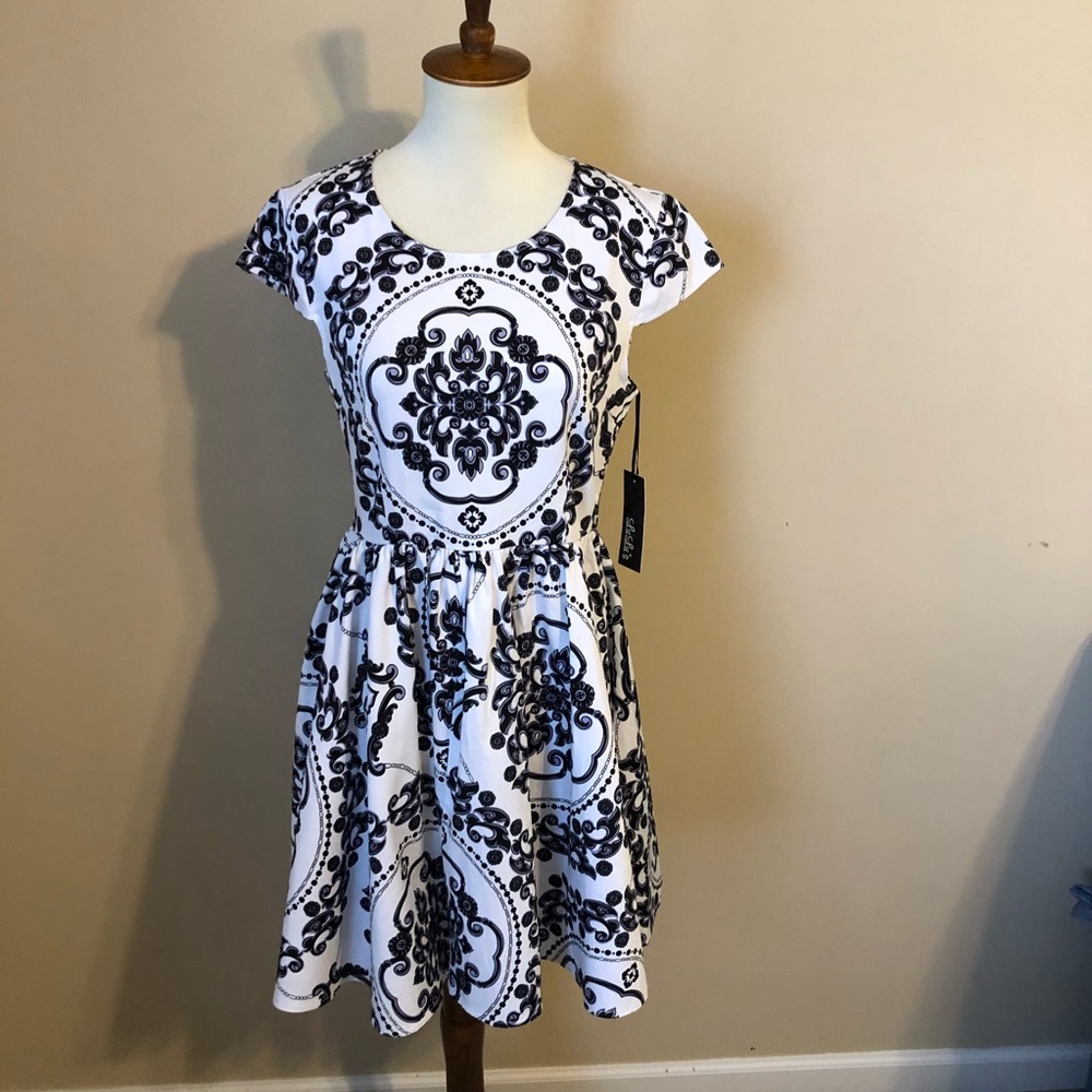 NWT Lulu’s dress size medium